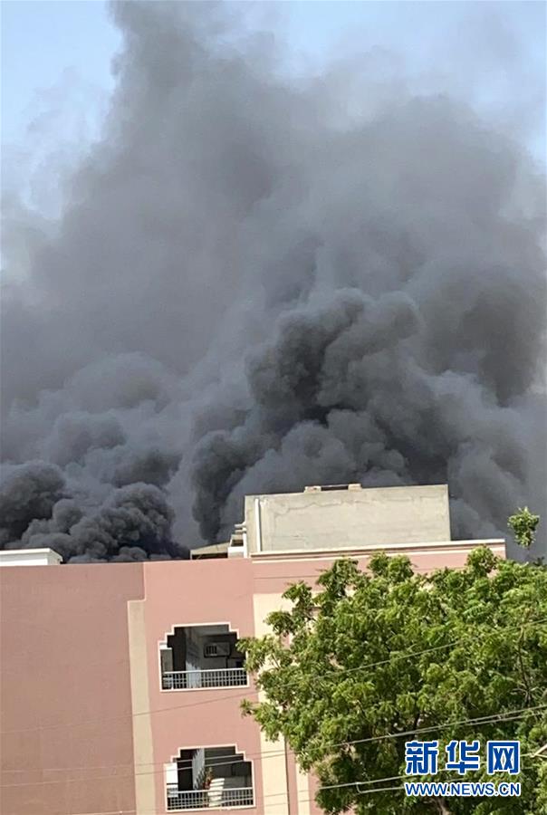 （国际）（4）巴基斯坦一架客机在卡拉奇坠毁