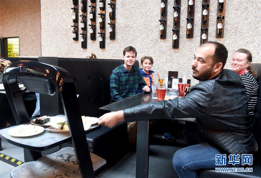 （国际）（1）维也纳：机器人上菜减少非必要接触