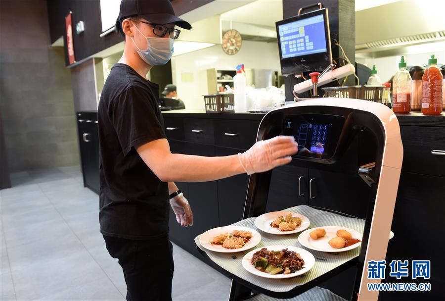 （國際）（2）維也納：機器人上菜減少非必要接觸