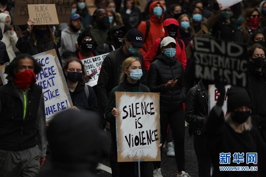（国际）（1）英国举行大型示威活动抗议美国警察暴力执法和种族歧视