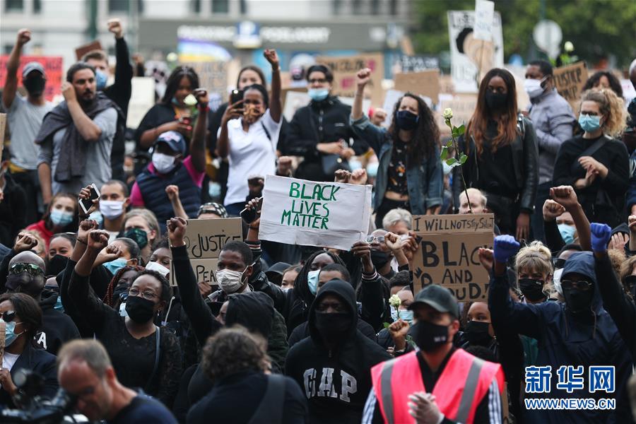 （新华视界）（1）比利时举行示威活动抗议美国警察暴力执法和种族主义