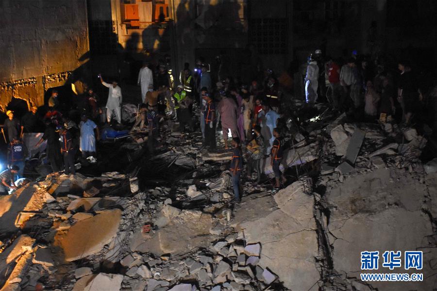 （国际）（6）巴基斯坦卡拉奇居民楼倒塌致13人死亡