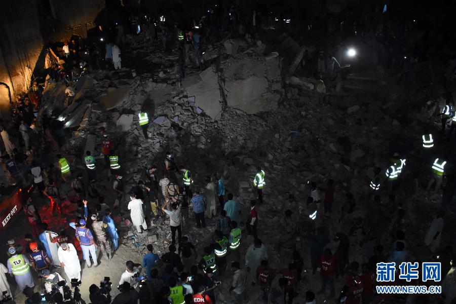 （国际）（8）巴基斯坦卡拉奇居民楼倒塌致13人死亡