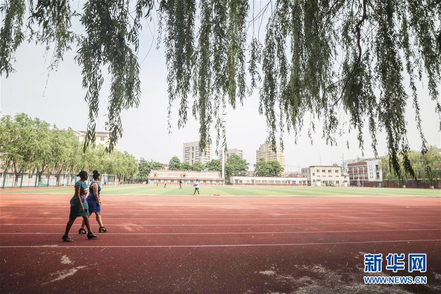 (中非团结抗疫故事·图文互动)(1)坦桑尼亚留学生谭丽:离家千里 生活一样温暖而多彩