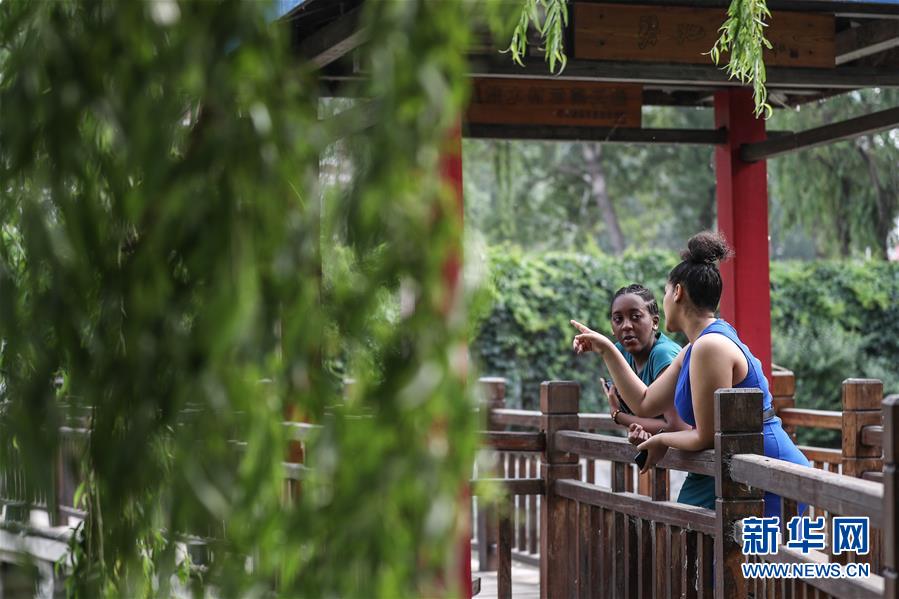 (中非团结抗疫故事·图文互动)(4)坦桑尼亚留学生谭丽:离家千里 生活一样温暖而多彩