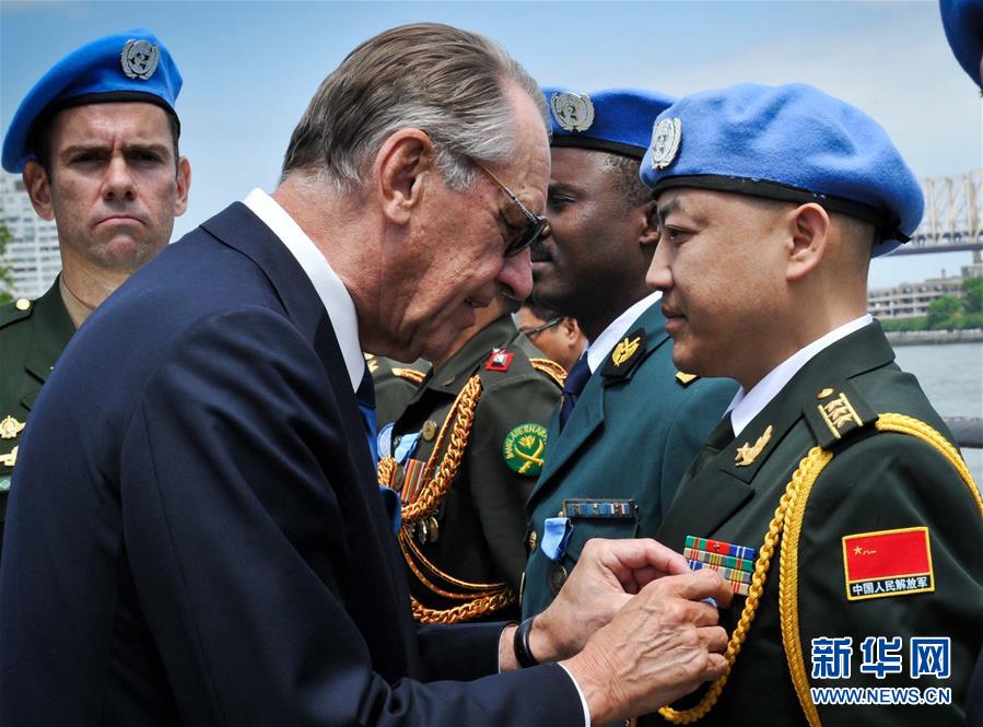 （新华全媒头条&middot;图文互动）（16）峥嵘岁月30年 中国蓝盔卫和平