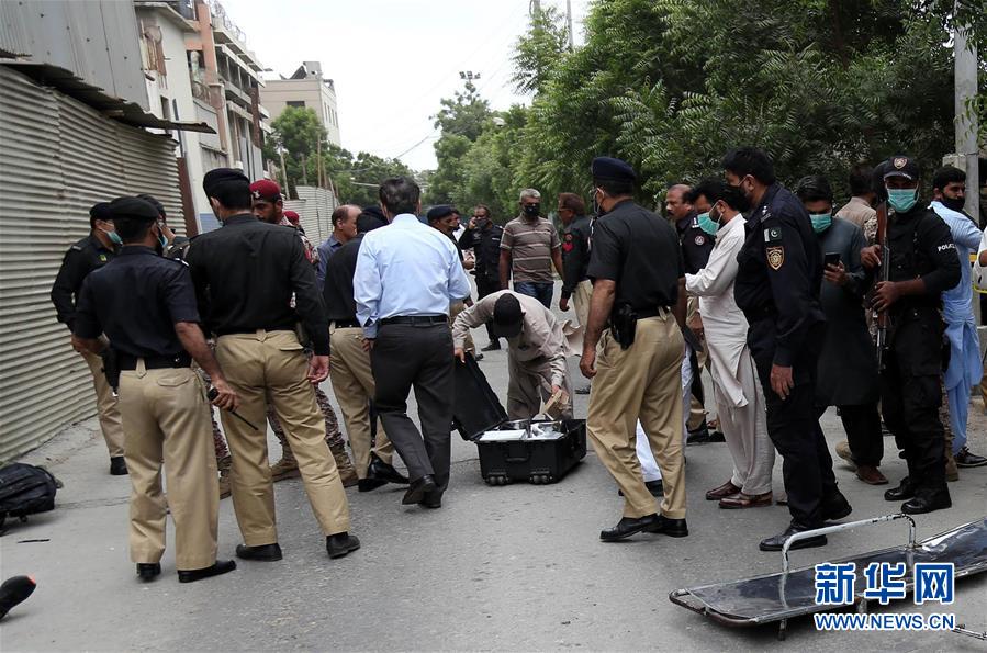 (国际)(1)巴基斯坦证券交易所大楼遇袭多人死伤