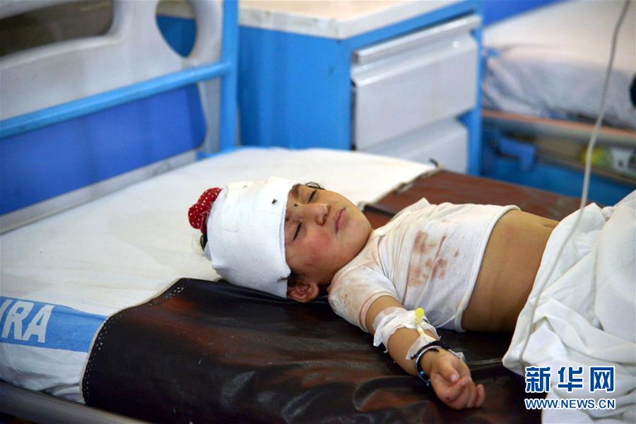 (国际)(2)巴基斯坦客运列车和巴士相撞事故致19人死亡