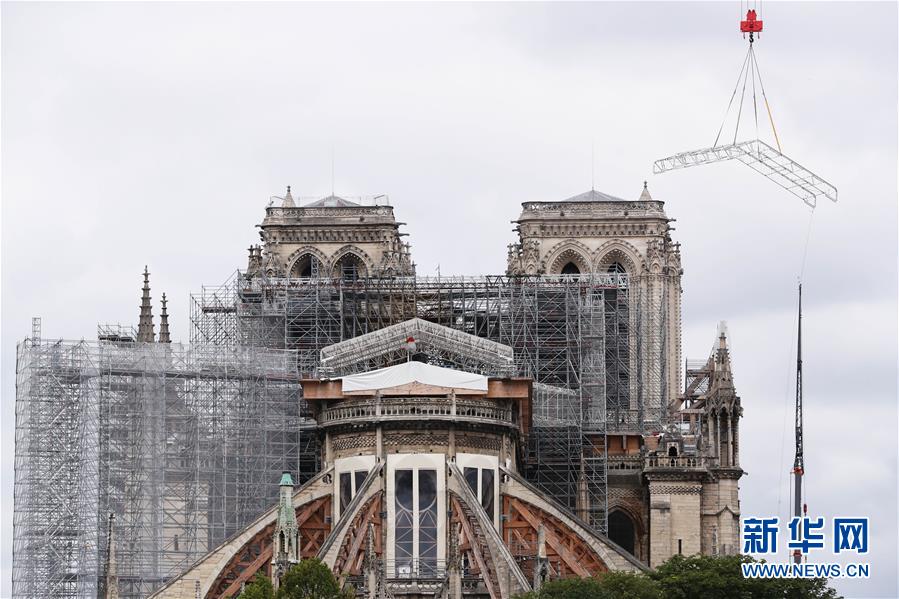 （國際）（1）法國考慮將“按原樣”重建被燒毀巴黎聖母院塔尖