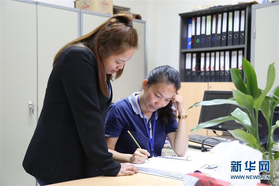 （国际·图文互动）（1）通讯：“信守承诺，一诺千金”——一个老挝女孩在中国企业的十年成长史
