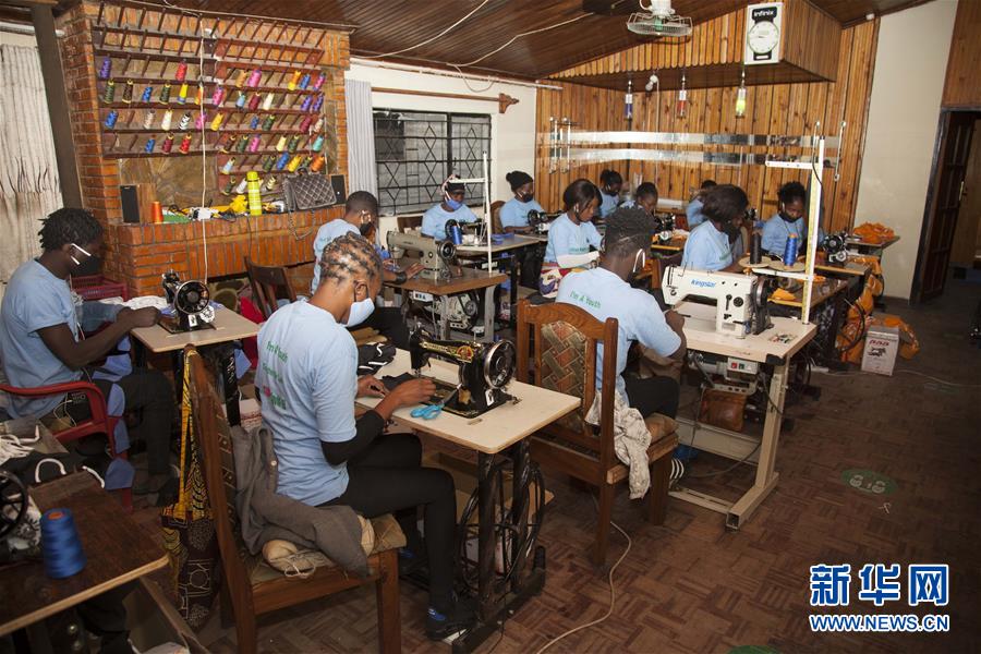 （国际）（2）赞比亚：疫情下的口罩工厂