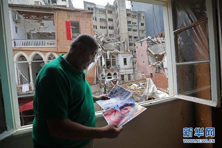（国际）（5）贝鲁特民众清理家园