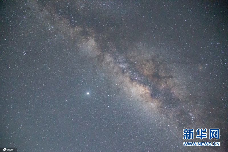 美醉夜空 哥伦比亚银河星光璀璨 新华网