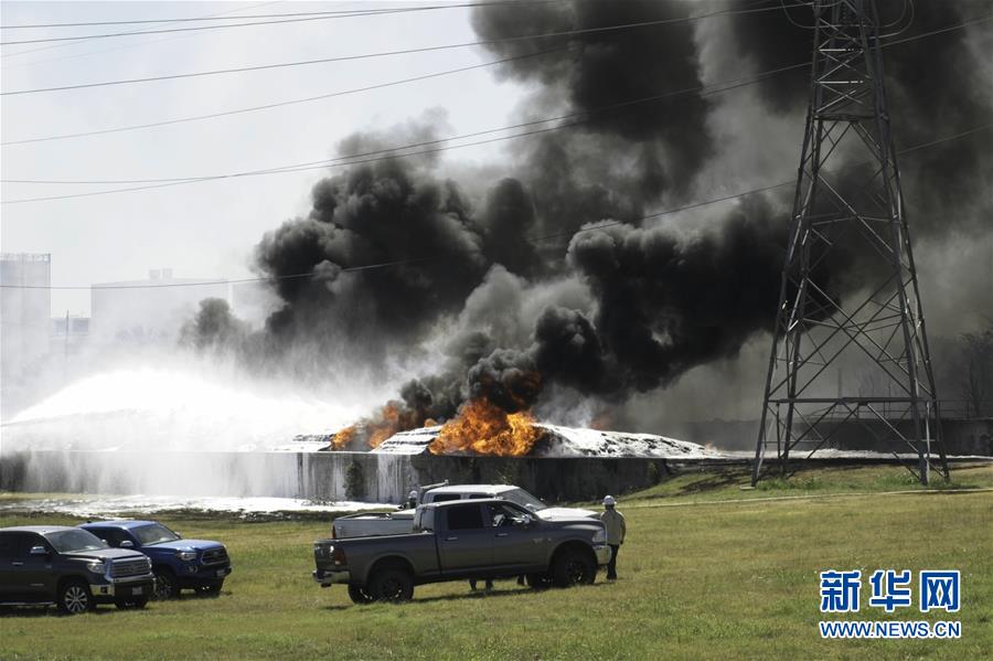 （国际）（3）美国得克萨斯州一存放塑料制品设施发生火灾 