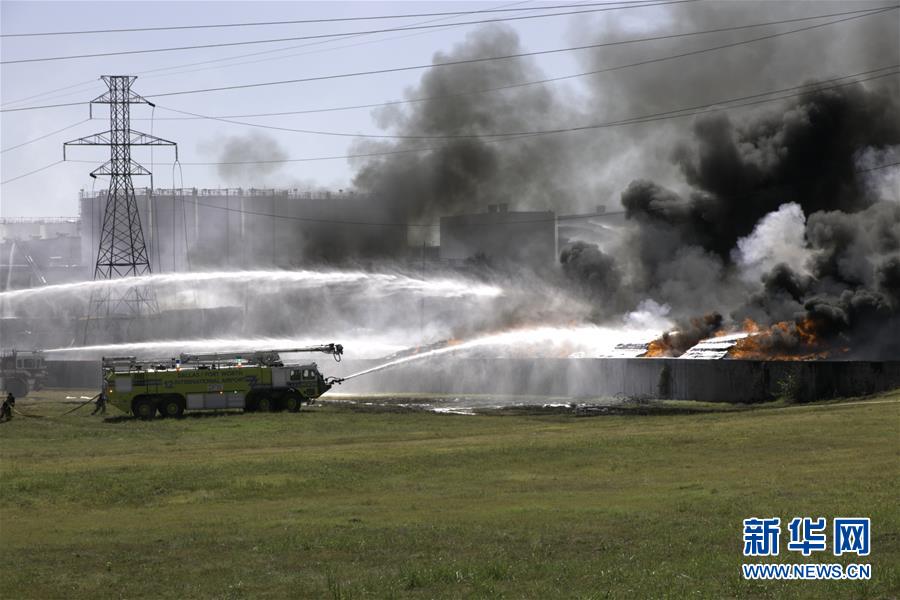 （国际）（9）美国得克萨斯州一存放塑料制品设施发生火灾 