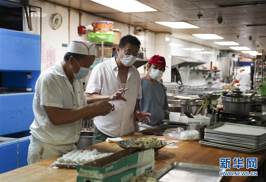 （国际疫情&middot;新华视界）（6）纽约华人酒楼&ldquo;变身&rdquo;大排档在疫情下重启