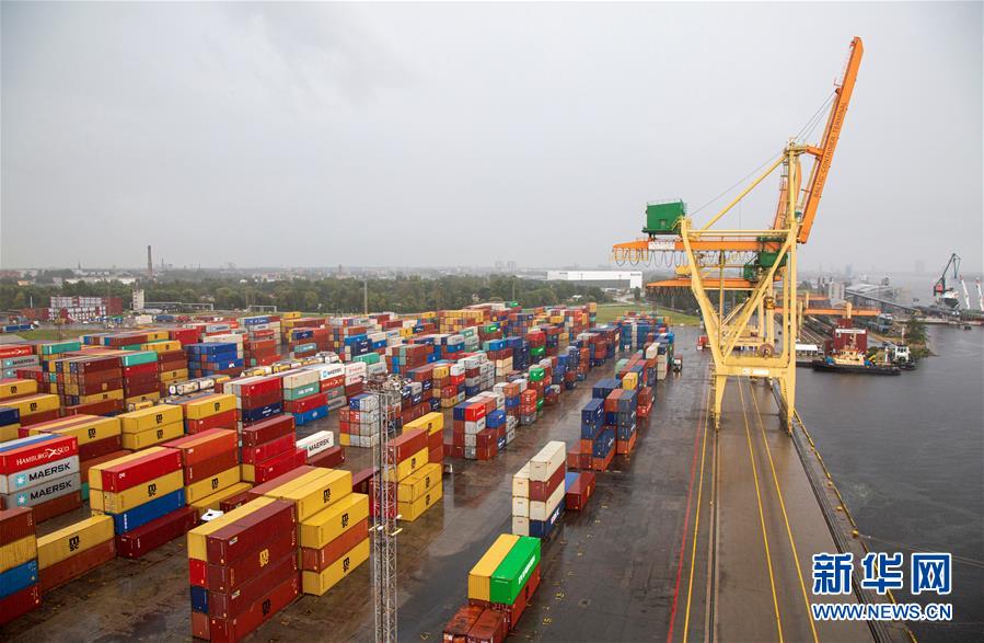 （XHDW）（1）三一重工集装箱起重机在里加港正式启用