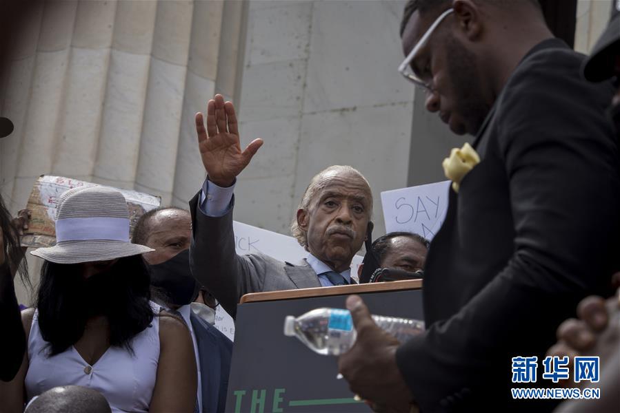 （国际）（4）美国民众举行反种族歧视和暴力执法大规模示威活动