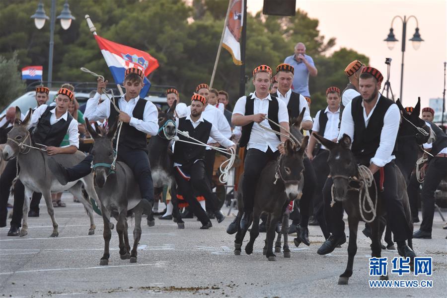 （国际）（4）骑上我心爱的小毛驴