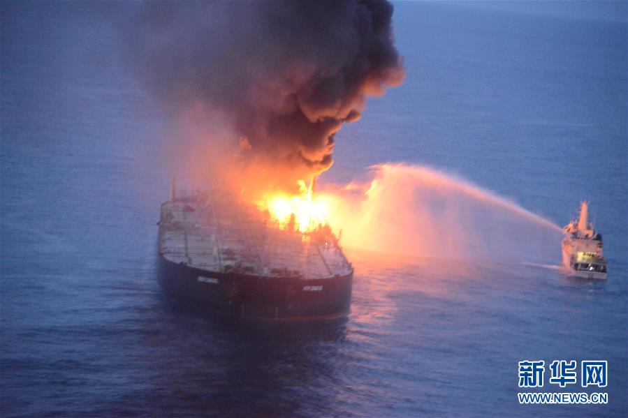 （国际）（12）一艘油轮在斯里兰卡东部海域着火 一名船员死亡