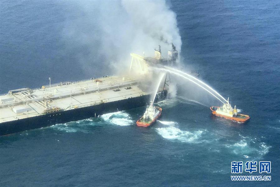 （国际）（15）一艘油轮在斯里兰卡东部海域着火 一名船员死亡