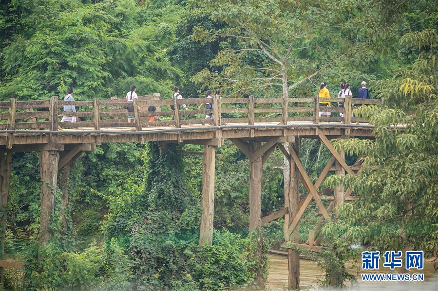 (国际·图文互动)(2)中老“软硬兼施”合作提升项目村减贫能力