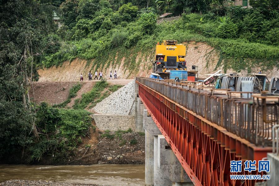 (国际·图文互动)(3)中老“软硬兼施”合作提升项目村减贫能力