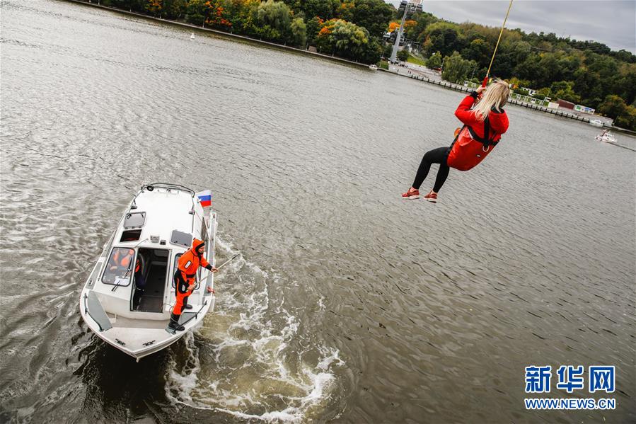 （国际）（5）俄罗斯进行缆车故障救援演练