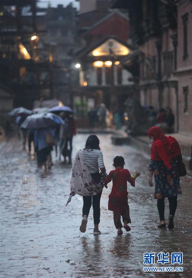 （新华视界）（3）雨中的尼泊尔帕坦古城