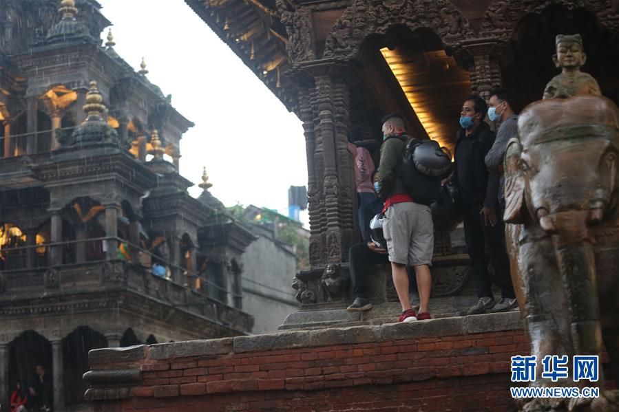（新华视界）（6）雨中的尼泊尔帕坦古城