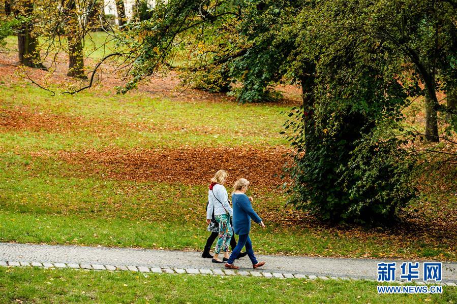 （国际）（1）柏林：白湖秋色