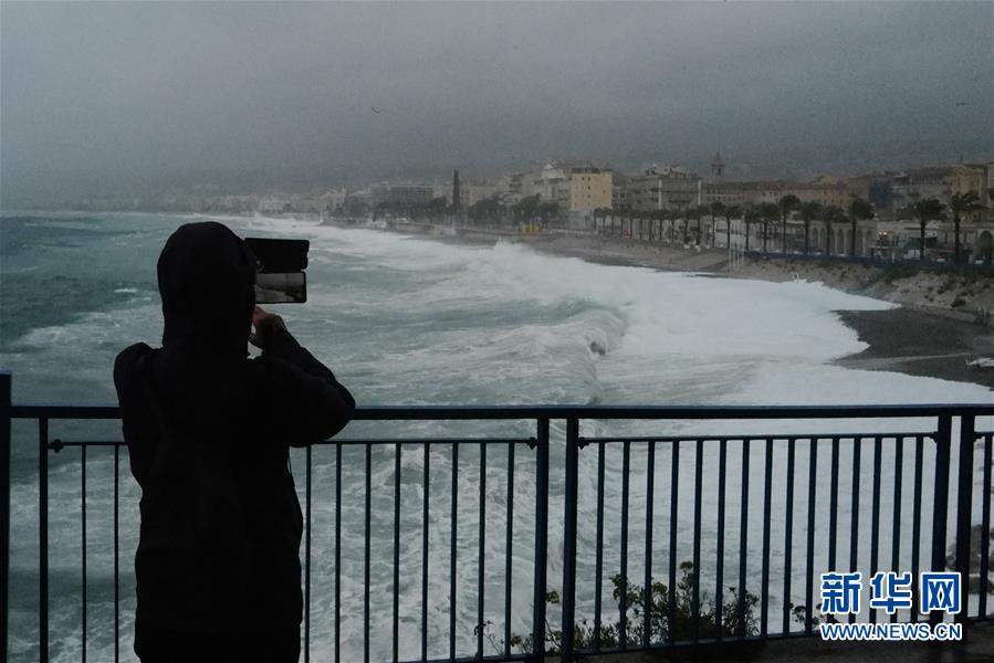 （国际）（1）法国东南部地区遭暴风雨袭击致18人失踪