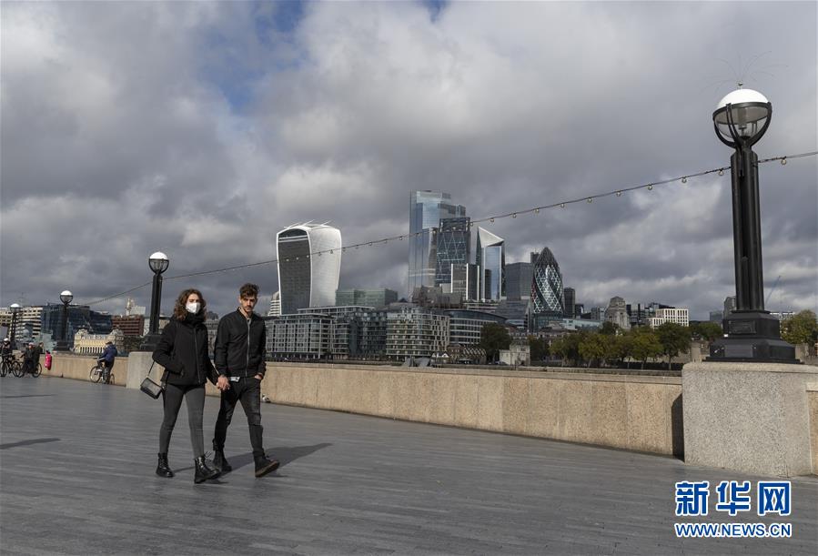 （国际疫情）（1）英国日增新冠病例数大增 政府说是&ldquo;技术问题&rdquo;