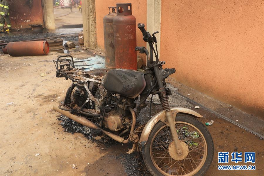 （国际·图文互动）（1）尼日利亚南部一燃气站爆炸致至少8人死亡
