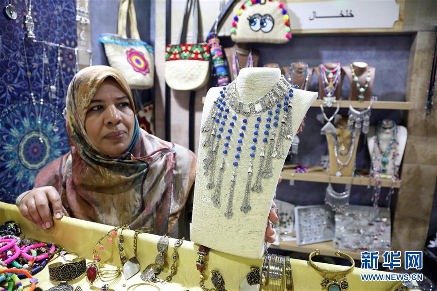（国际）（1）埃及举办传统手工艺品展