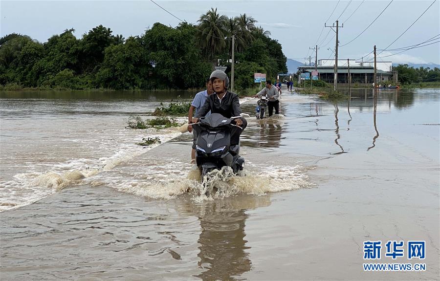 （国际）（1）越南中部等地暴雨灾害已致55人死亡