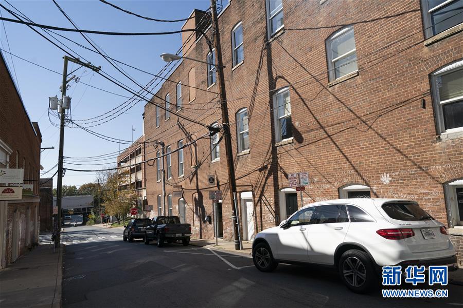 （国际&middot;图文互动）（9）触摸夏洛茨维尔的骚乱伤痕&mdash;&mdash;撕裂美国大选年的种族之痛