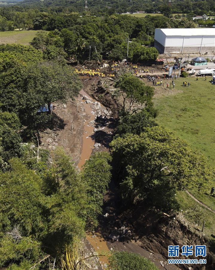 （国际）（3）萨尔瓦多发生泥石流灾害至少6人死亡