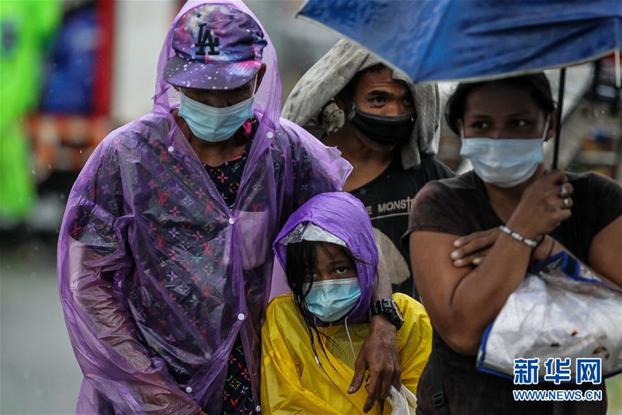 （国际）（5）台风&ldquo;天鹅&rdquo;登陆菲律宾 约百万居民被疏散