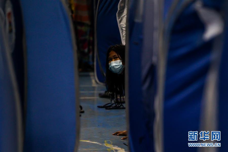 （国际）（8）台风&ldquo;天鹅&rdquo;登陆菲律宾 约百万居民被疏散