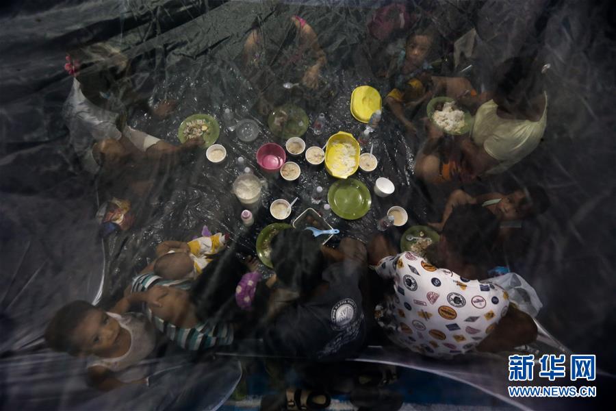 （国际）（9）台风&ldquo;天鹅&rdquo;登陆菲律宾 约百万居民被疏散