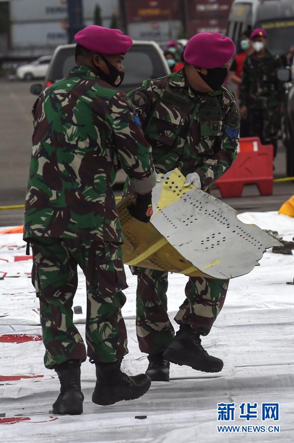 印尼失事客机黑匣子位置确定 直击搜救现场