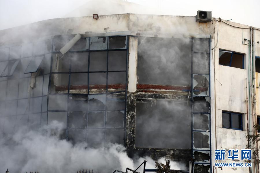 埃及一制衣厂发生火灾致20人死亡、24人受伤