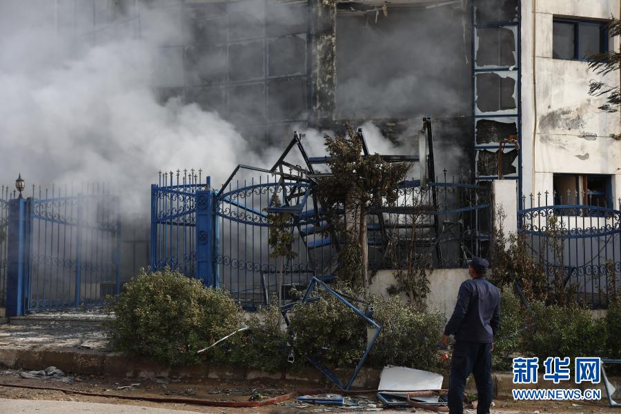 埃及一制衣厂发生火灾致20人死亡、24人受伤