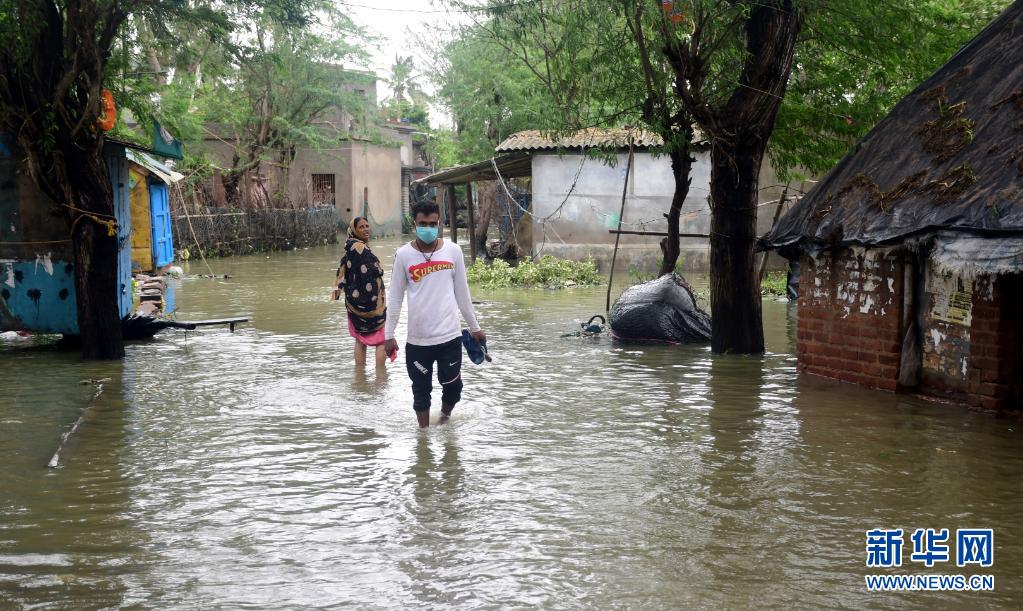 热带气旋“亚斯”在印度造成至少5人死亡 超过150万民众被疏散
