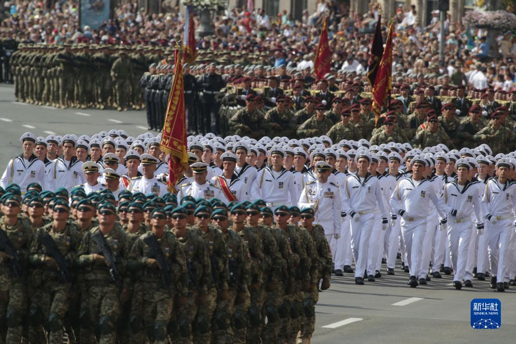 普京出席海军节阅兵_连战出席北京阅兵视频_韩国总统出席阅兵