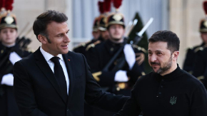 马克龙：乌克兰安全保障“正取得进展”