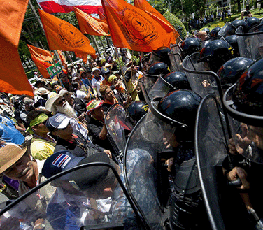 泰国“军管”能否止乱？