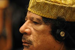 利比亚当局前线指挥官称卡扎菲在苏尔特受重伤身亡