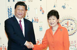 习近平见朴槿惠:两国正处大发展新起点
